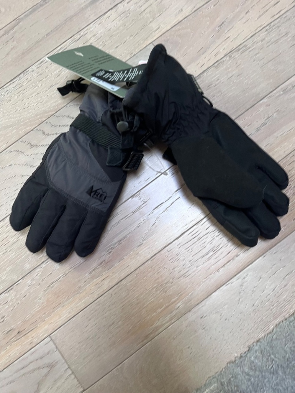 NWT REI Kid's Gore-Tex Tech Snow Waterproof Gloves Black Size Medium